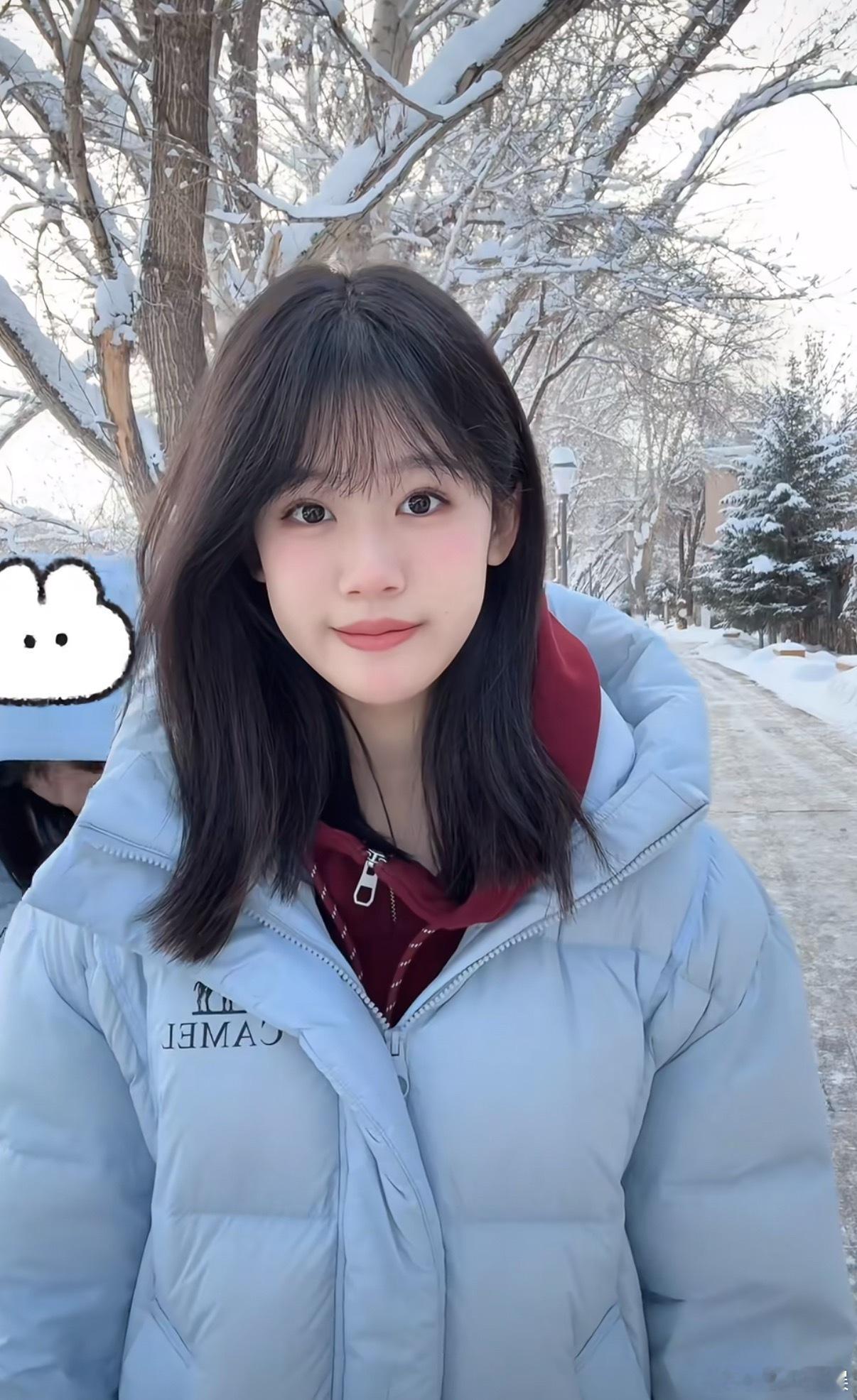 17岁贝儿又高又漂亮感觉贝儿长大之后变得安静了，小时候特别的活泼，但现在这种性格