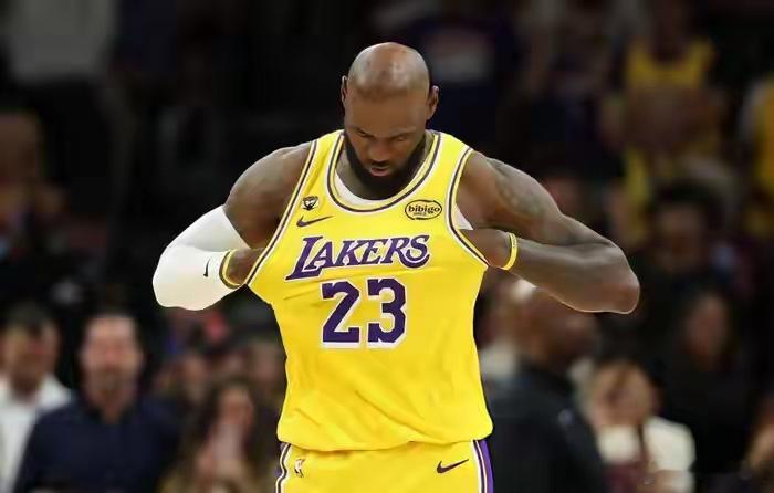 湖人运气够差的上一场惨遭魔术准绝杀本场惨遭太阳准绝杀要说湖人弱吧，却能多次打到关