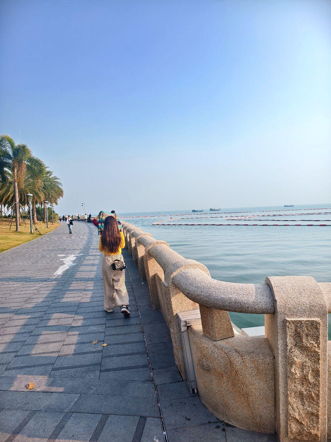 时间很短，天涯很远。 往后的一山一水，一朝一夕， 自己安静地走完。 倘...