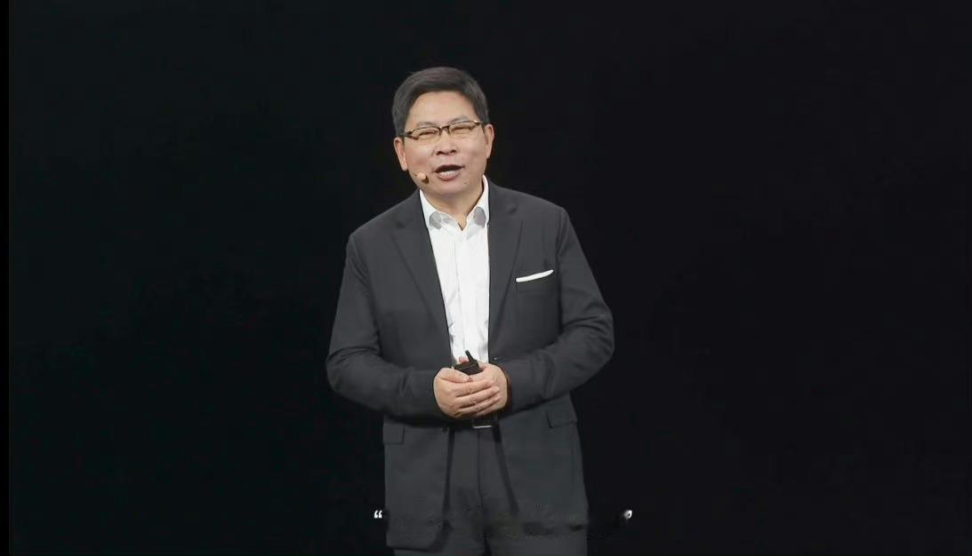 5月份手机圈真热闹，"灭霸"vivo X100 Ultra发布会刚结束，华为也举