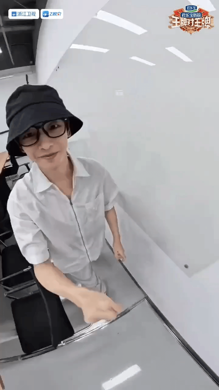彭昱畅官宣加盟王牌9常驻彭昱畅加入王牌家族！终于等到你，还好我没放弃～王牌9定档