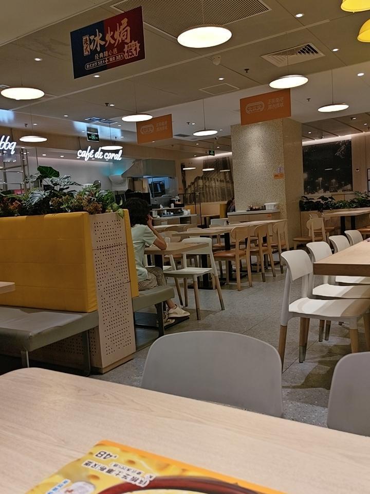真心话茶局一口饭，细细嚼，品出的是日子的滋味；一句话，慢慢咽，守住的是自己的诚信