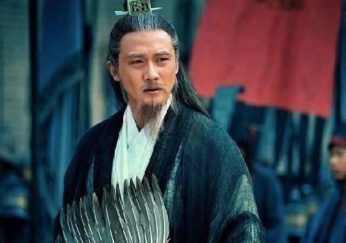 “布衣”诸葛亮：一个世家子弟的“人设”经营
建安十二年（207年），荆州隆中，2