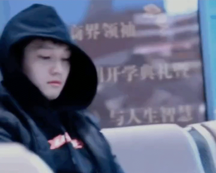 每天上网：当一下樊振东妈粉[努力] ​​​