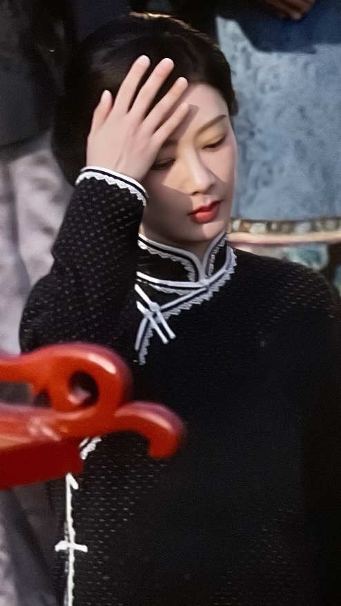 杨紫《玉兰花开君再来》新鲜路透，穿旗袍的董竹君