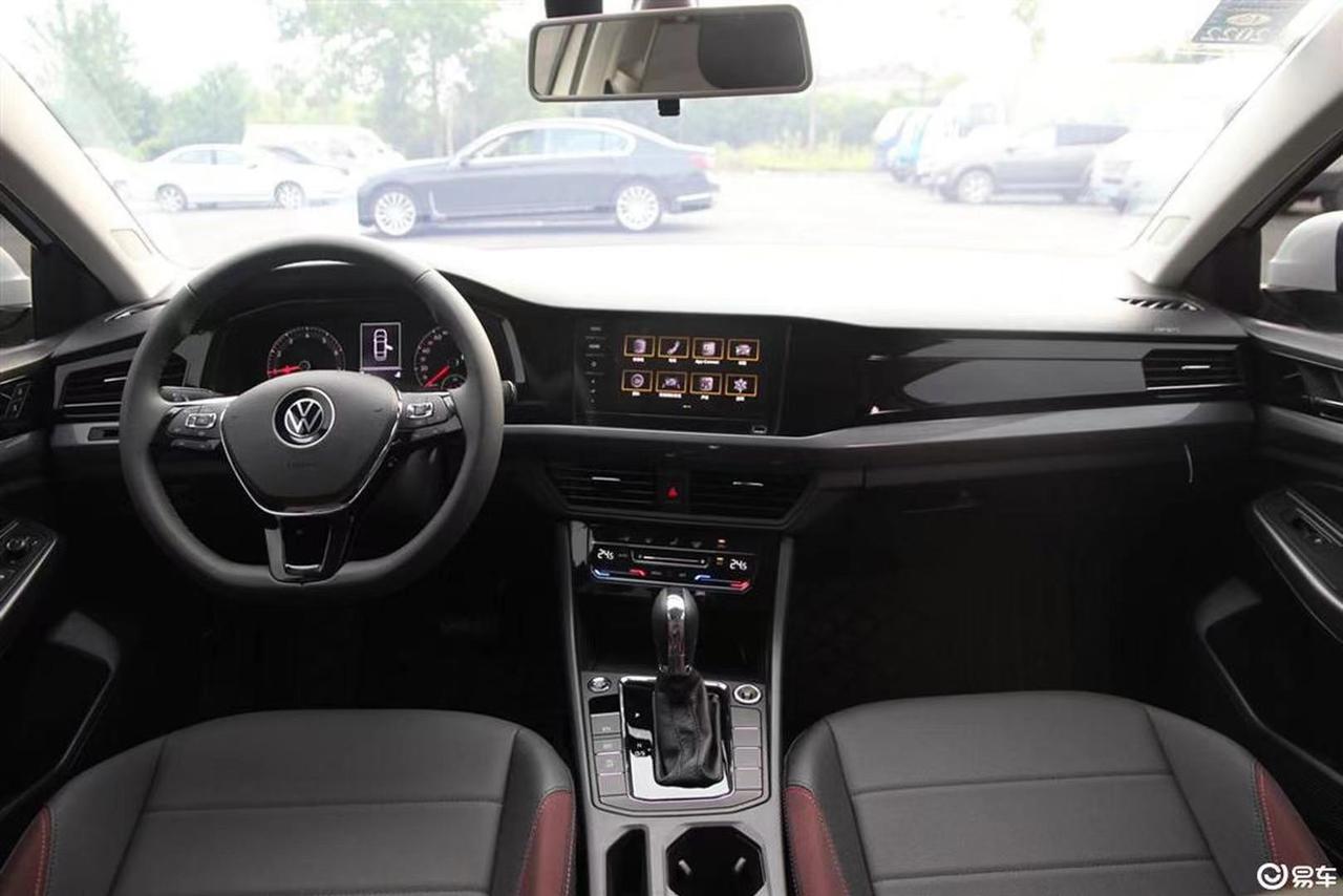 【车主：市区够用，起步有点肉，特别是超车的时候,国道高速路不超车还好】
宝来 2