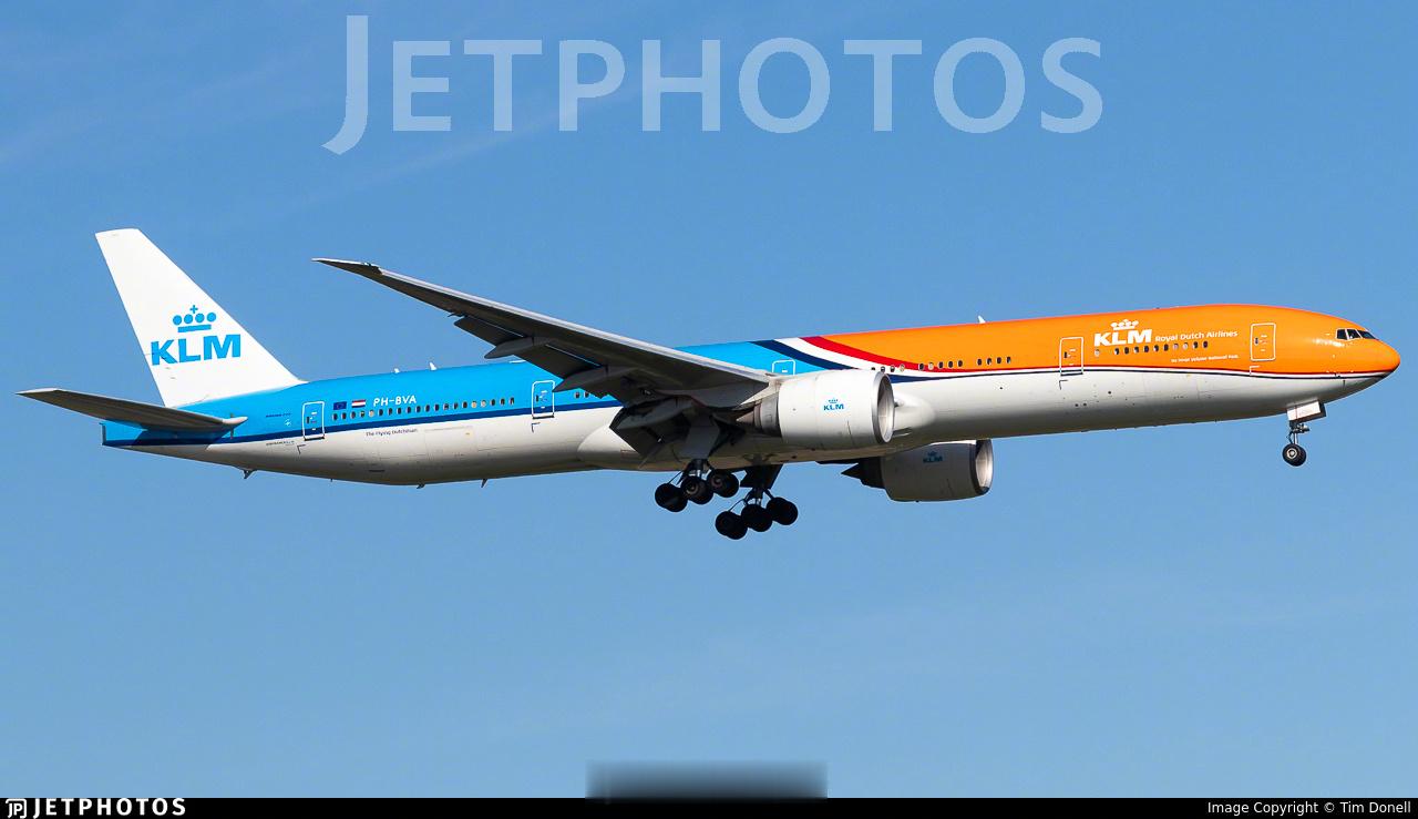 华为Pura90这新款手机渐变色组合不能说和荷兰皇家航空著名的“橙色骄傲”彩绘一