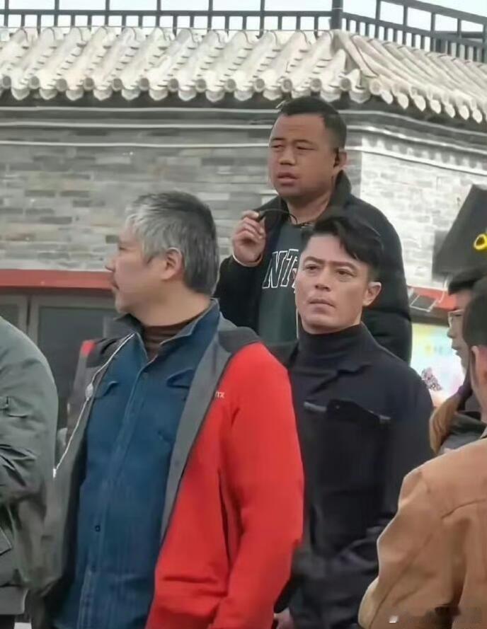 霍建华戚薇 暗夜迷局 霍建华尽显疲态||男生不爱保养的特性体现了 
