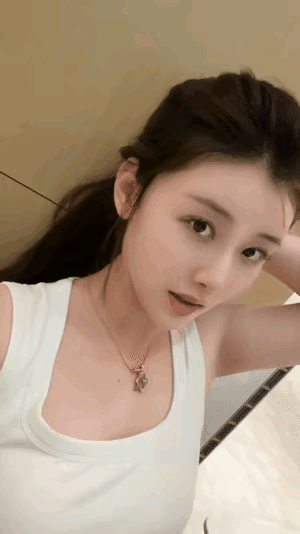 吴家美女出对招亲，
上联：
孙悟空、金箍棒、能长能短，

下联：？？？