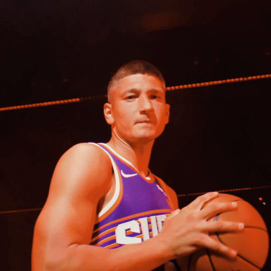 生涯之夜！阿伦在全场欢呼声中下场休息🎉