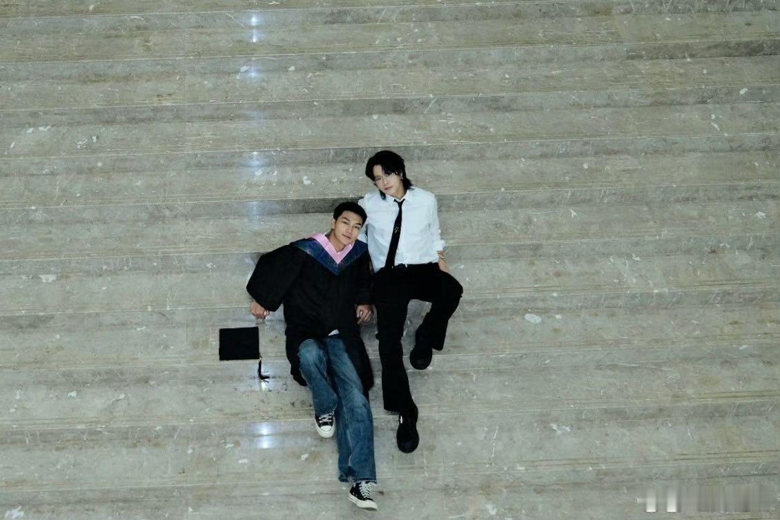 屿你艺起 愿望成真直播间无数观众一起见证这场特殊毕业典礼，盛大又浪漫，这份心意真