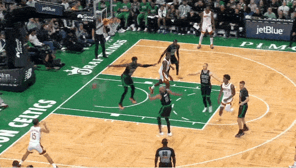 阿门突分底角，谢泼德接球三分命中领先凯尔特人16分


NBA常规赛，客场对阵的