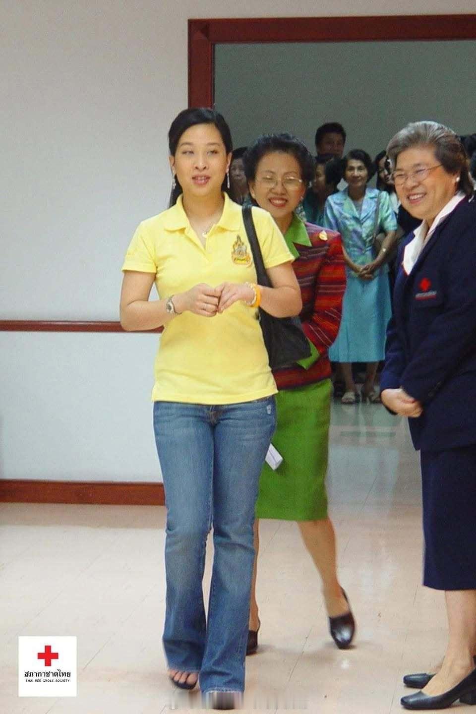 王室王室泰国王室暹罗往事 老照片：帕公主和女官妈妈的快乐往事，参观红十字护理学校