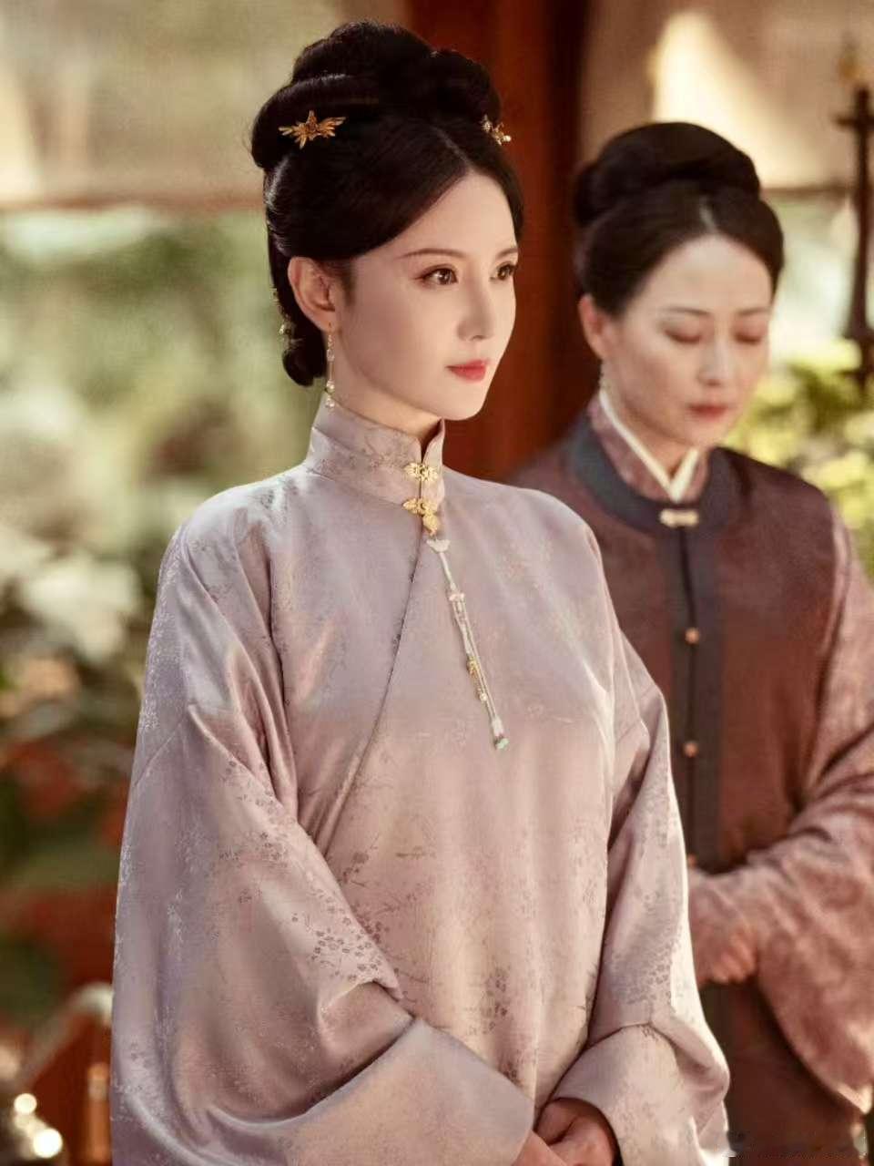 昭昭墨墨合体峡谷甜蜜双排  昭昭墨墨简直就是有点甜甜蜜蜜了呀，这一次能够看到了双