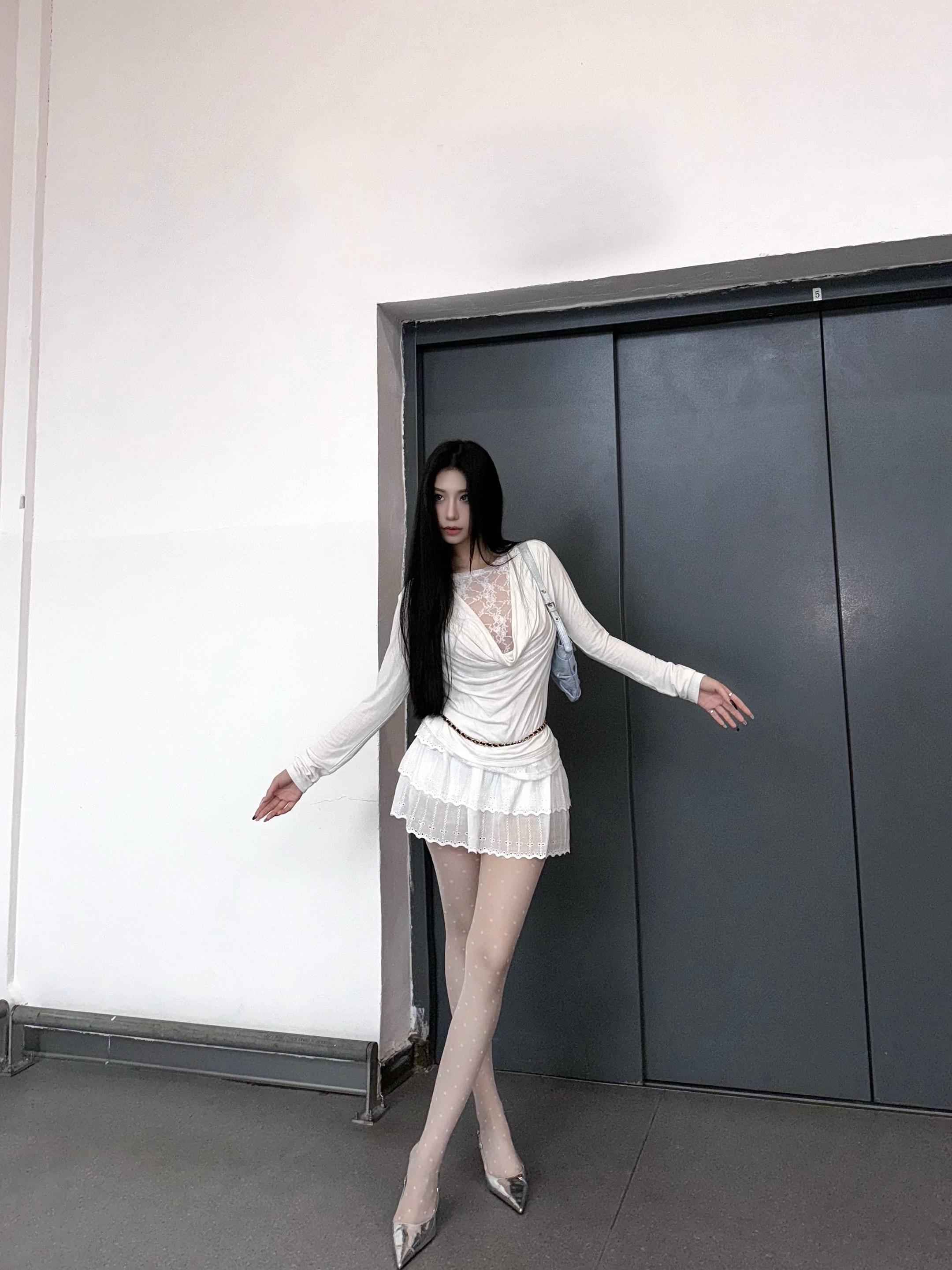 煲药的时候看到你的照片，看得太入迷，几剂药煲炸了