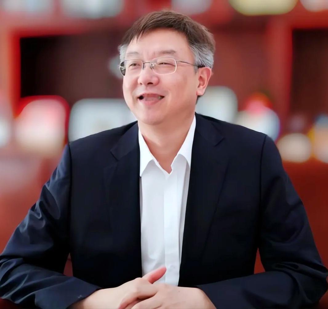 这是目前湖北人在广东最牛的一个老板，没有之一！
他就是惠州亿纬锂能股份有限公司董