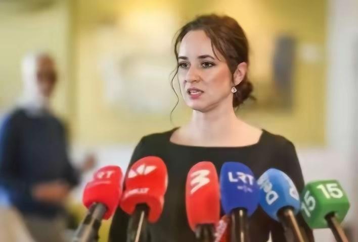 立陶宛女总理鲁吉涅内情绪突然激动，对着镜头公开喊话中国：如果再得不到回应，立陶宛