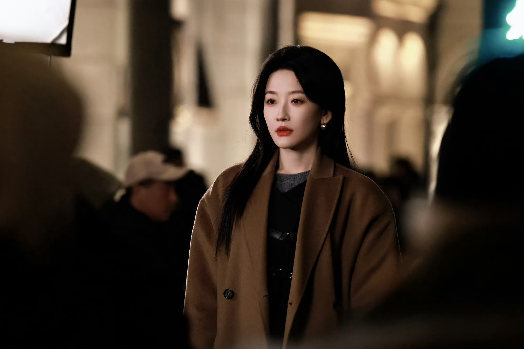 韩雨彤回应拍古装做了美甲半年前的古装戏就不要揪着不放啦，雨彤很早就回应过了，昨天