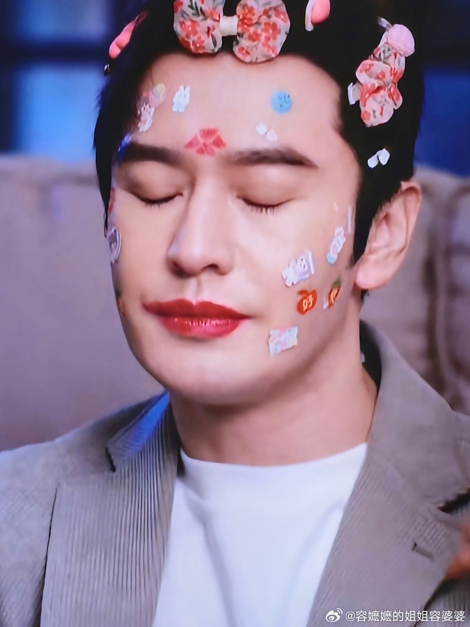 Angelababy家里摆满了粉丝的礼物姐姐不是去香港发展了么？去了就别再来国内