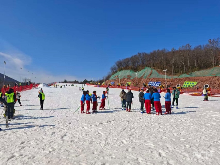 冷冰雪变身热产业，江苏冰雪经济“热”力全开