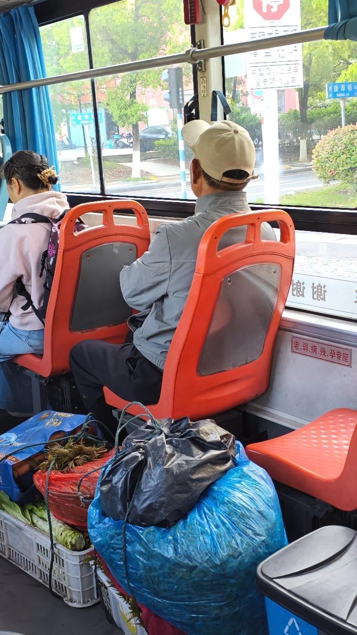 经常运动的人,老了会怎样?经常运动的人，老了那可和不运动的人差别大了。从身体机能