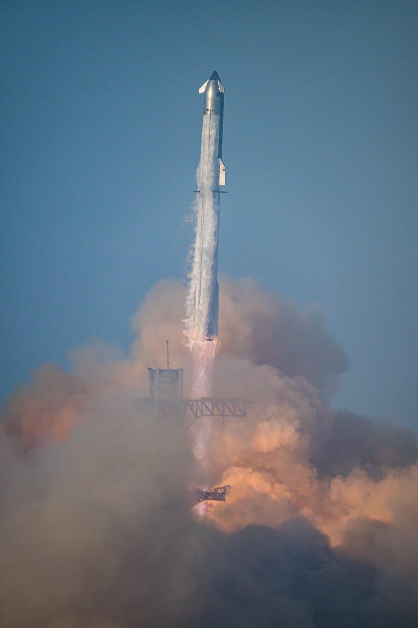 星舰第九次试飞失联

北京时间8:09左右，SpaceX官方公告称：星舰在第九次