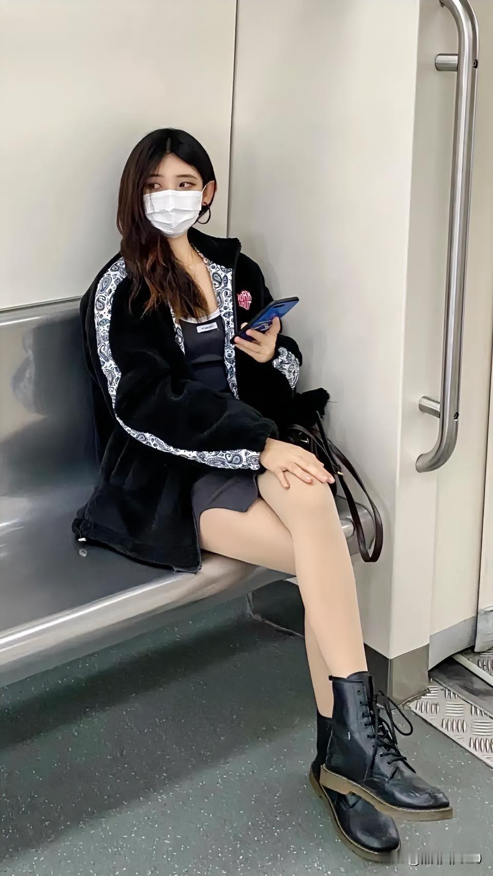 立春·2026第一杯奶茶

2026年的第一个春天报到！

地铁里阳光正好，我已