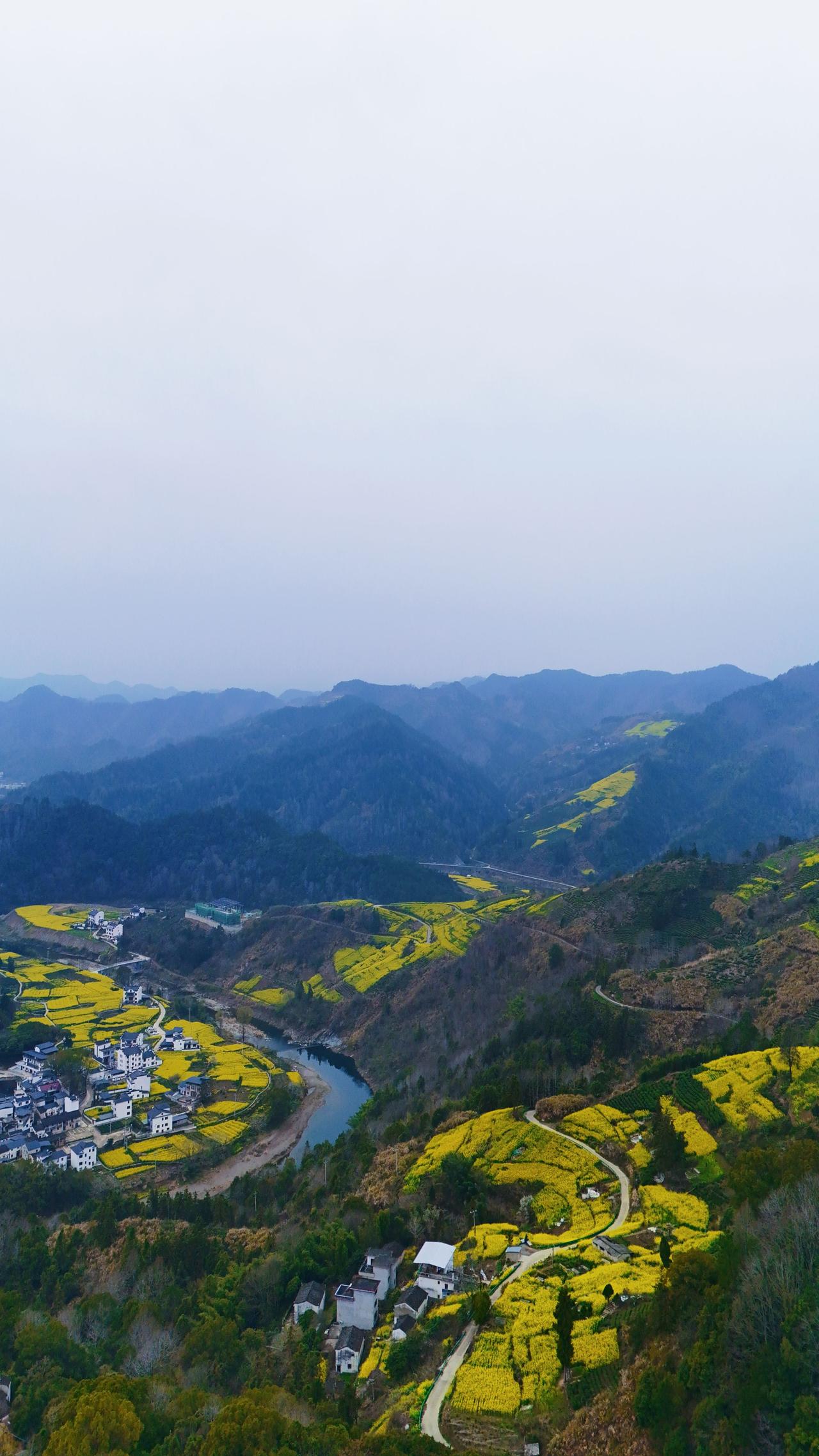 其实这个世界上最大的矛盾就是有钱人和普通老百姓之间的矛盾，有钱人说这个世界我要做