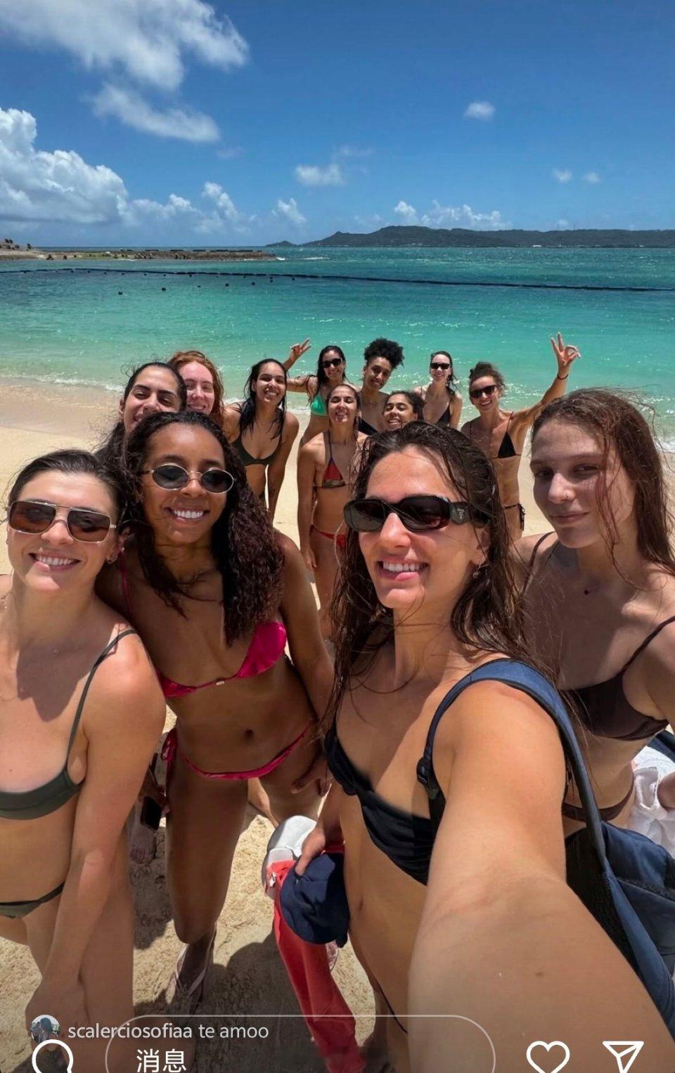 女排[超话] 🇧🇷巴西女排的沙滩🏖️👙聚会 ​​​
