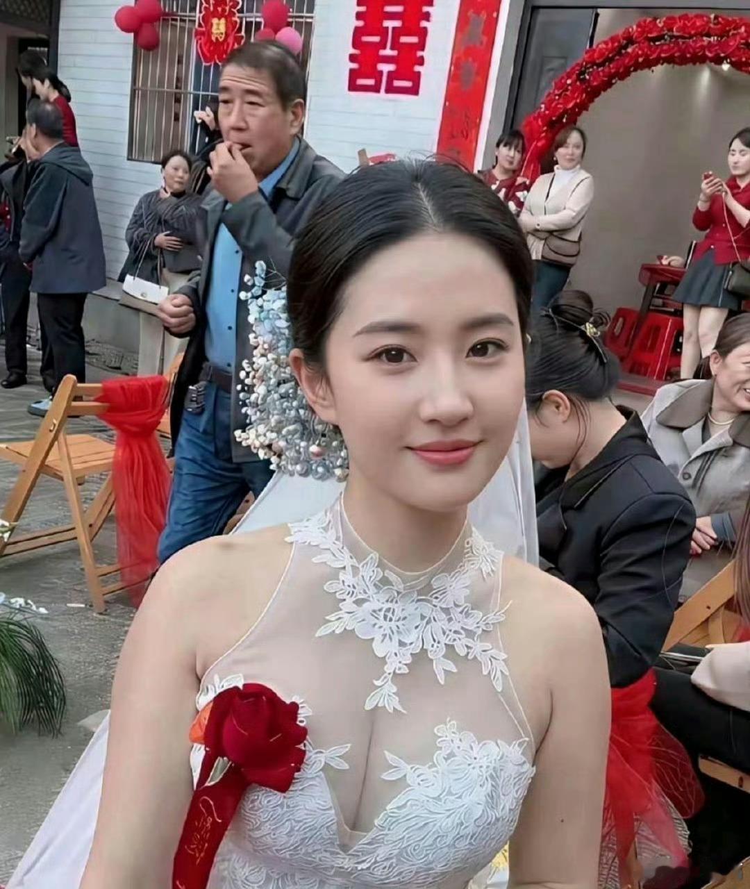 深圳新娘撞脸刘亦菲，真的不是本人吗这也太像了 