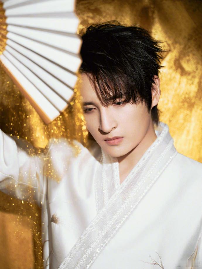 宋轶张远一个舞台送了27个祝福张远的声音一出来心都化了，清澈又温柔，和宋轶搭配把