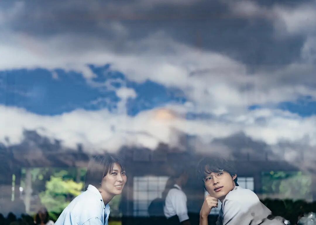 初吻预告让人觉得同频是爱情的快捷键，互补才是关系的防沉迷 