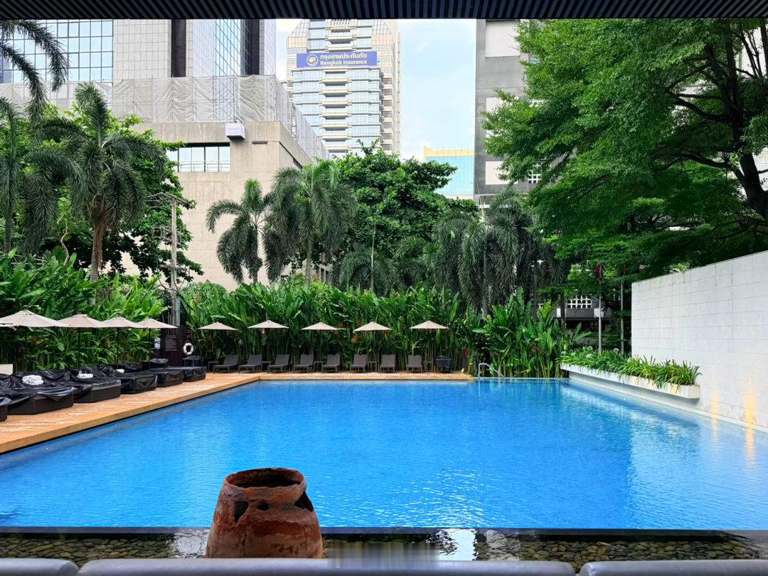 在COMO的泳池里蹦跶一下，然后在spa里享受一把，人生惬意😌 泰国·曼谷