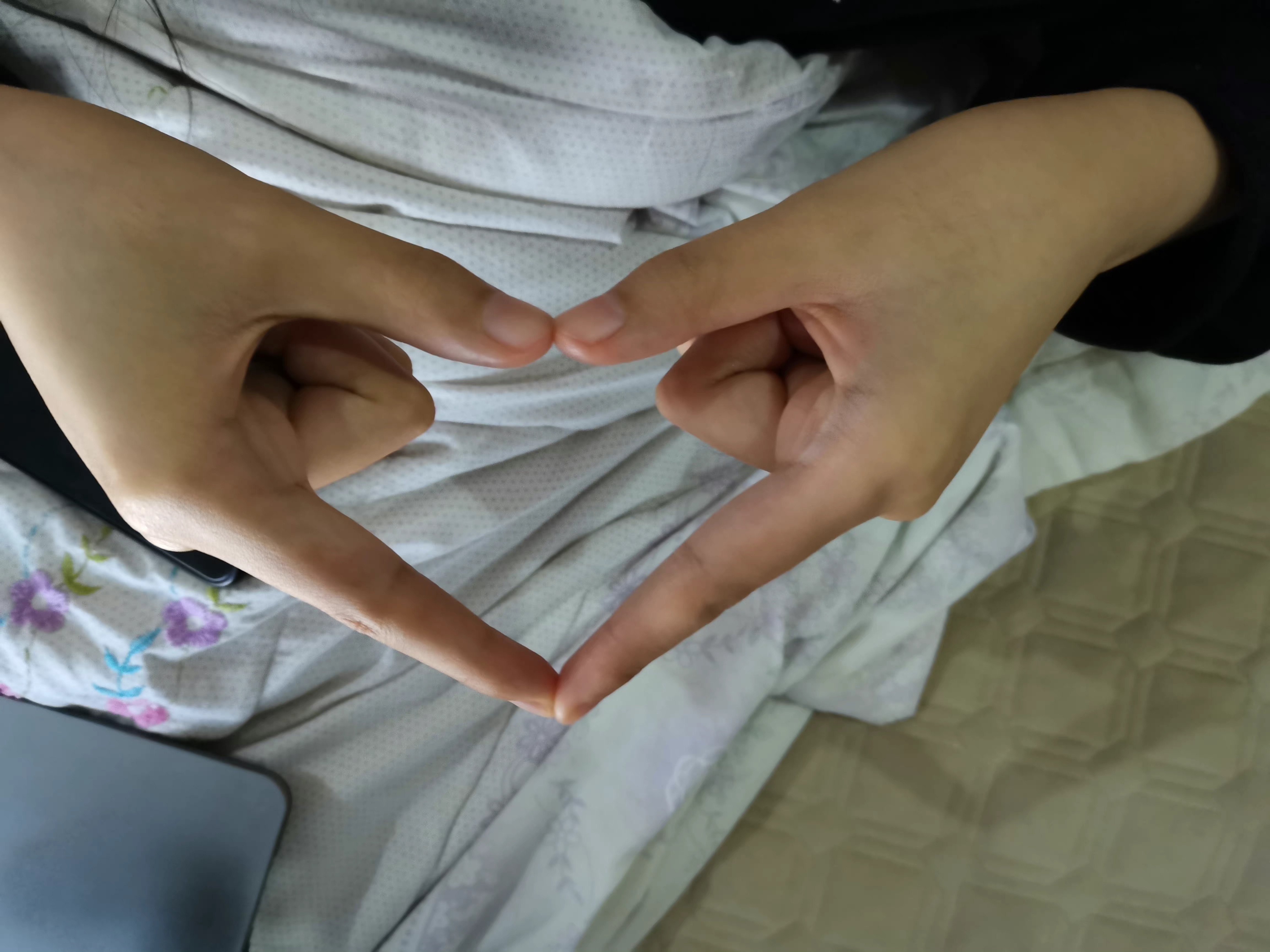 有心在一起的人，再大的吵闹也会各自找台阶，重归于好；离心的人，再小的一次别扭，也