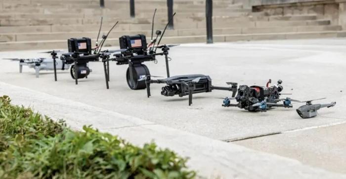 [碰拳]大手笔！五角大楼宣布：将采购超30万架自杀式无人机。。
[碰拳]在未来两