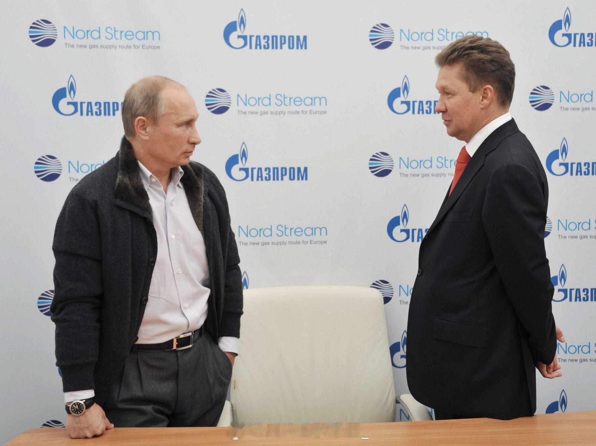 瓦洛佳小朋友  插兜好帅