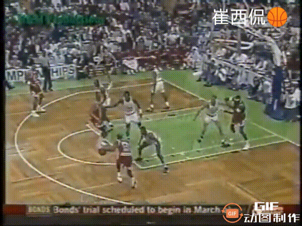 单场比赛封盖乔丹四次的男人！
雷吉·刘易斯，一个名不见经传的球员，却在一场比赛中