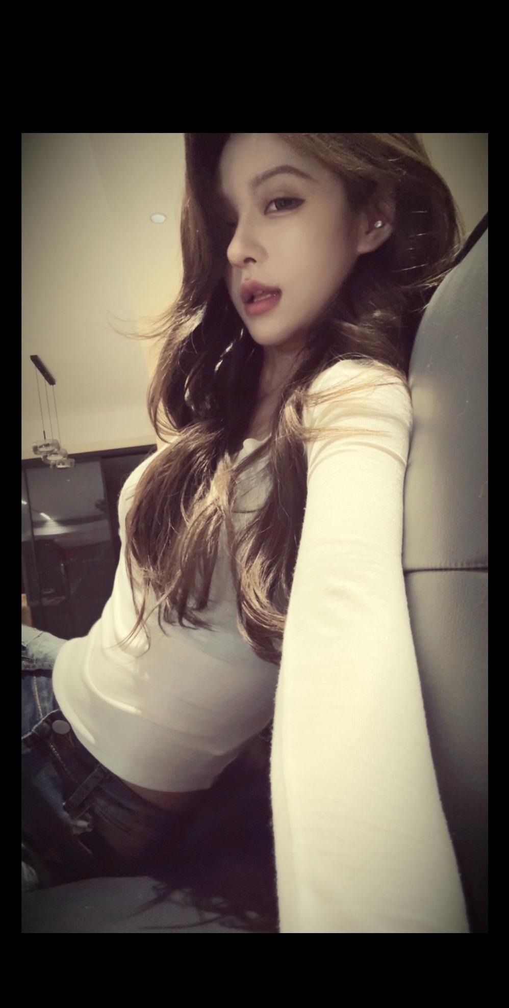 你把自己的滥交认为是自己的魅力所在 我懒得拆穿