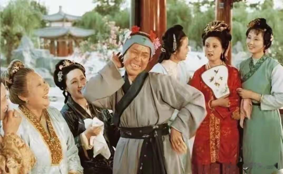 贾府一顿螃蟹宴，够刘姥姥家活几年？清代物价差让人倒吸凉气
《红楼梦》里那场螃蟹宴