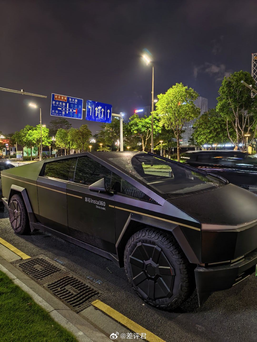 在壹方中心偶遇影石老板的 cybertruck 