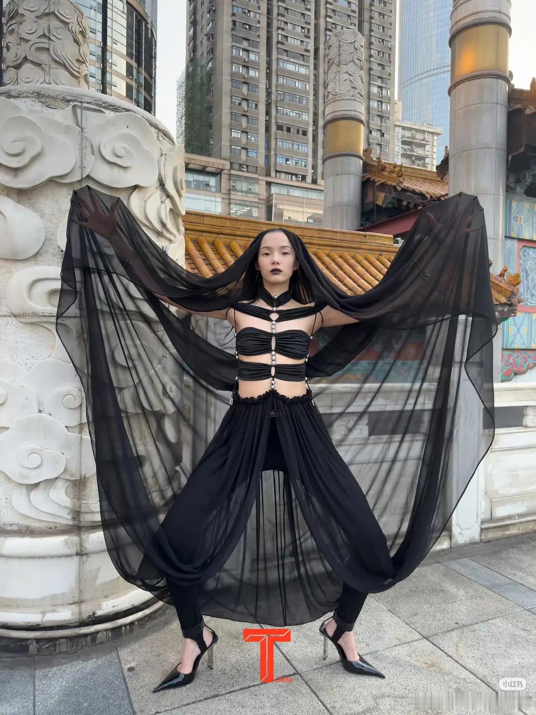 时尚圈已经完全沉溺在自己的艺术里了 