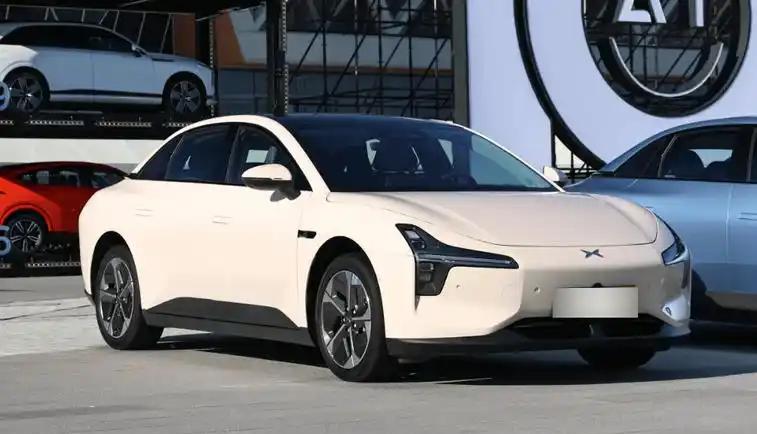 你知道吗，小鹏G6和G7的车主可能很快就要面临一个甜蜜的烦恼。根据最新曝光的产品