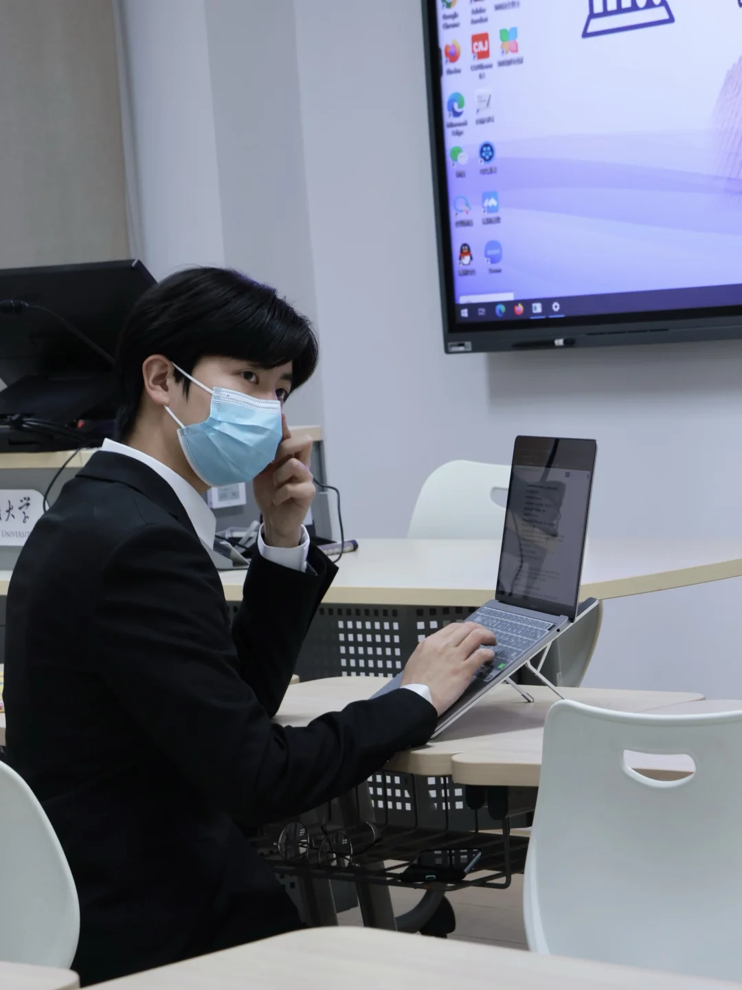 我发现，律所实习就是一场巨大的自学…