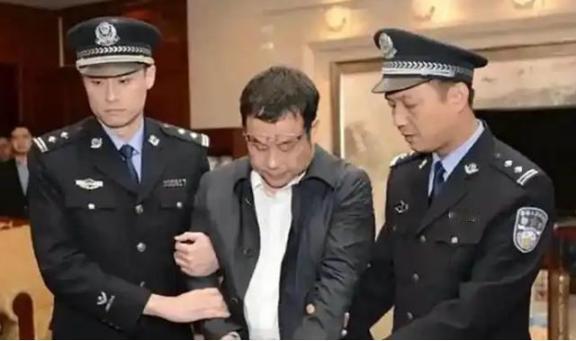中国最大的敌人，不是日本也不是美国，而是裹着漂亮外衣的“自己人”！

常常我们将