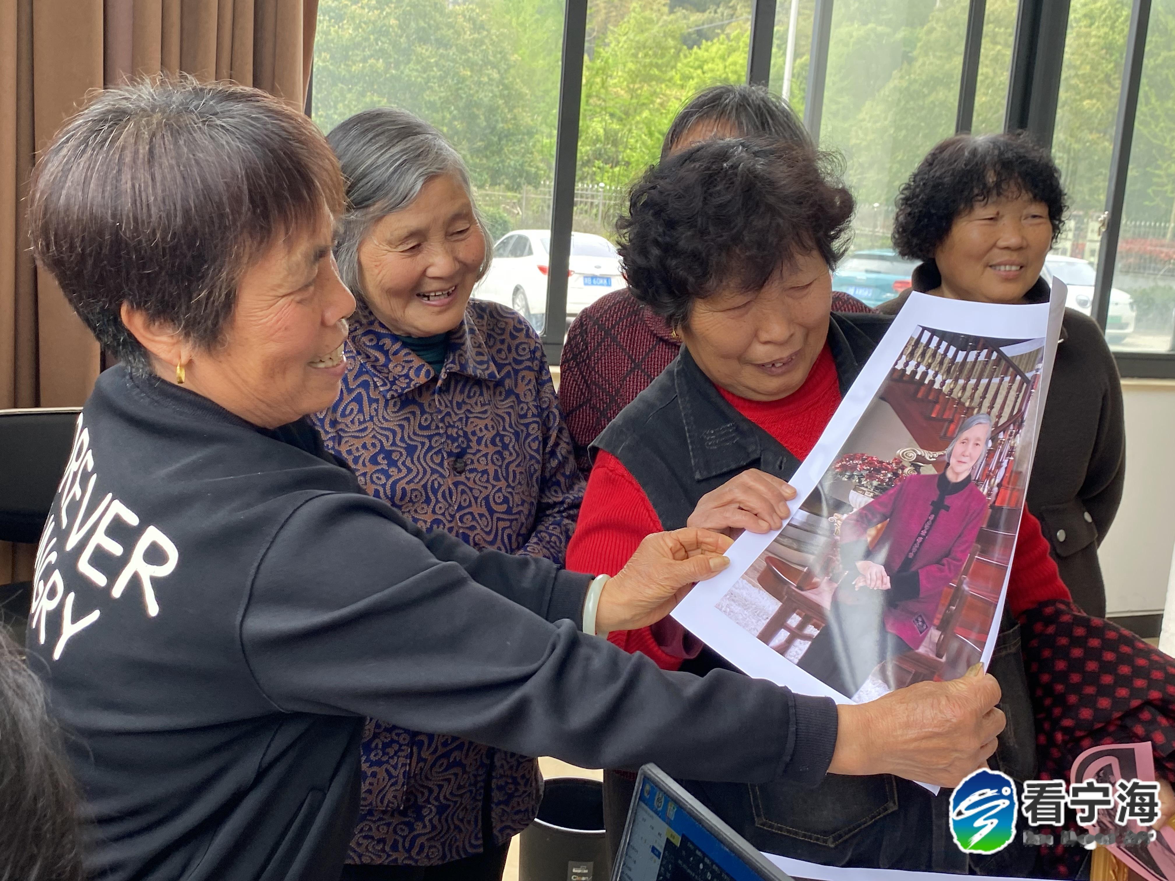 宁波宁海用镜头温暖银发时光 情暖桑榆，光影留痕✨宁波宁海时代社区免费为老人拍照，