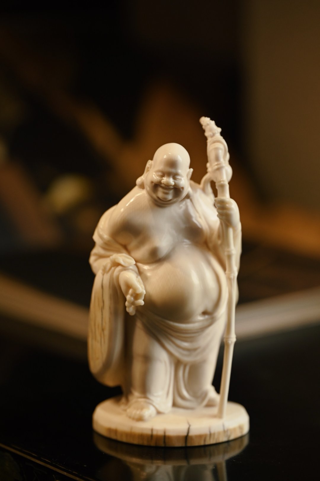 猛犸 | 弥勒佛取上乘料子雕琢，工艺精湛，弥勒坦胸露腹，大肚翩翩，笑容憨态可掬，