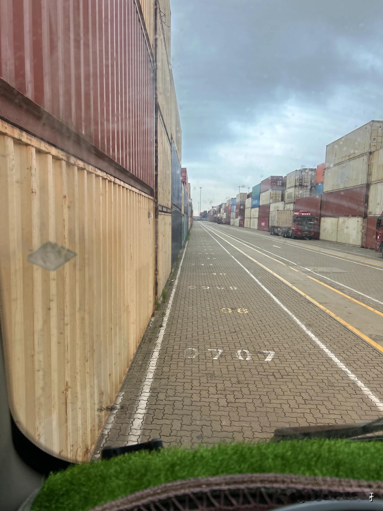 青春岁月，承载梦想。