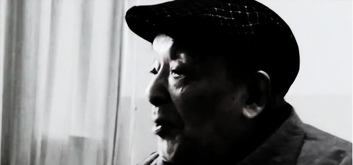 咱们国家有个传奇人物，叫王盛荣，他可是个救过毛主席命的英雄！想当年，王盛荣在革命