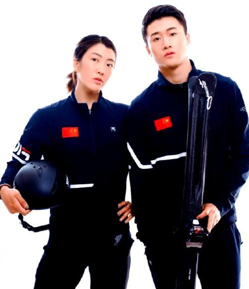 在2026米兰冬奥会上，王心迪与徐梦桃这对“桃心夫妇”书写传奇。徐梦桃35岁成功