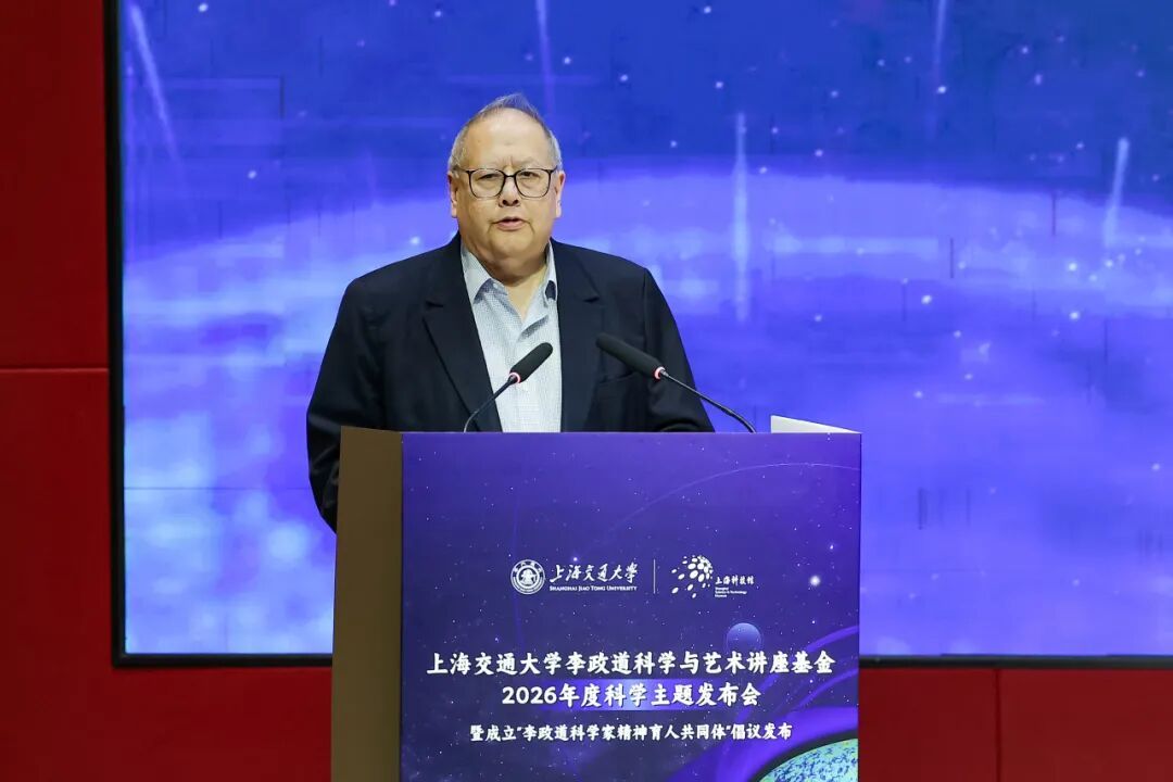 李政道先生没有长期回国工作，杨振宁先生回来了。但杨的儿子很少回国工作，李的儿子却